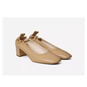 Everlane Day Heels Pumps in Nude Sz 8 Leather